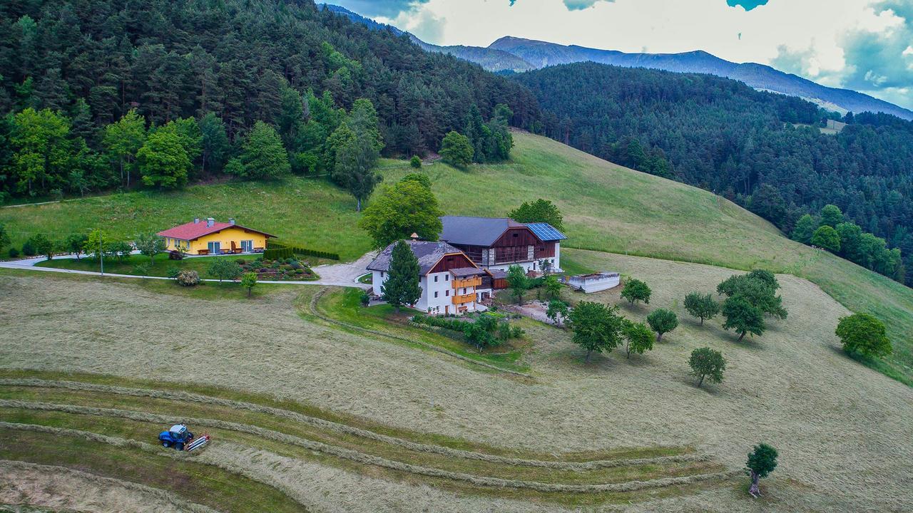 Appartament Eichnerhof Chienes Bagian luar foto